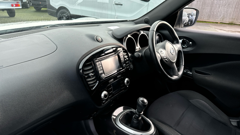 Nissan Juke 1.2 DiG-T N-Connecta 5dr Petrol Hatchback